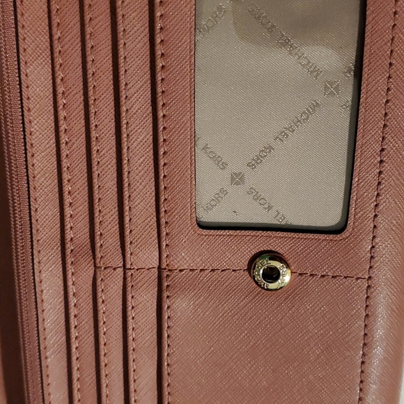 Michael Michael Kors women's mauve color large purse wallet - Picture 5 of 6